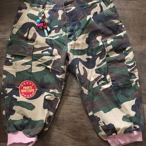 Military pattern Paul’s Boutique Crop Pants